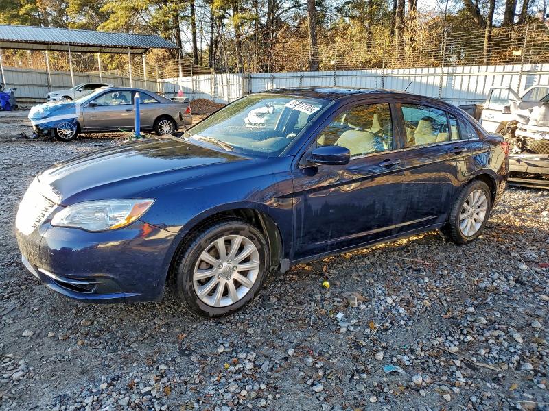 CHRYSLER 200 TOURIN 2013 with VIN 1C3CCBBB8DN595806 - Photo from auction