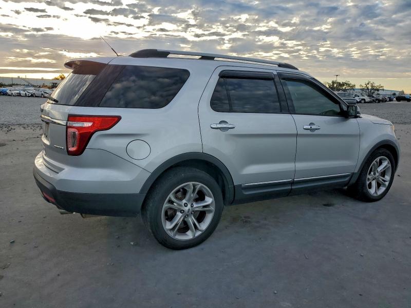 Photo 3 from auction – 2014 FORD EXPLORER L with VIN 1FM5K7F86EGC03068