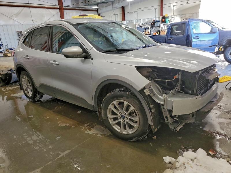 Photo 4 from auction – 2020 FORD ESCAPE SE with VIN 1FMCU9G62LUB47574