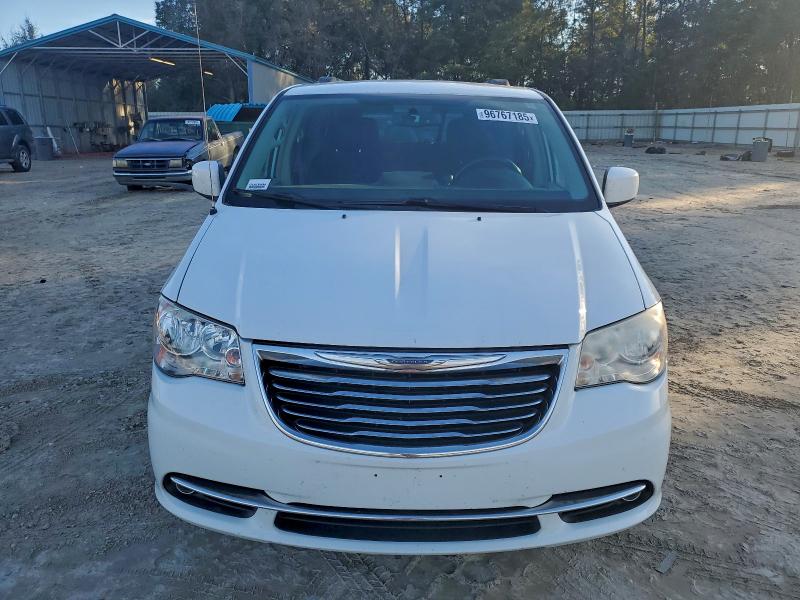 Photo 5 from auction – 2016 CHRYSLER TOWN & COU with VIN 2C4RC1BG9GR113220