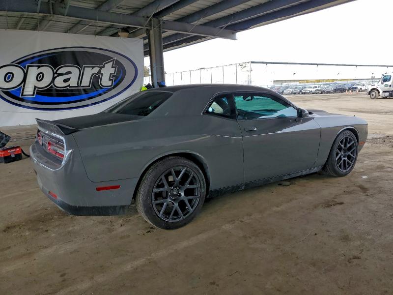 Photo 3 from auction – 2017 DODGE CHALLENGER with VIN 2C3CDZBT2HH573135