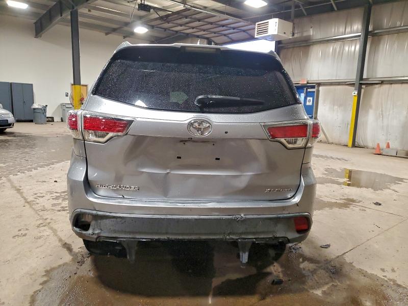 Photo 6 from auction – 2015 TOYOTA HIGHLANDER with VIN 5TDJKRFH3FS143496