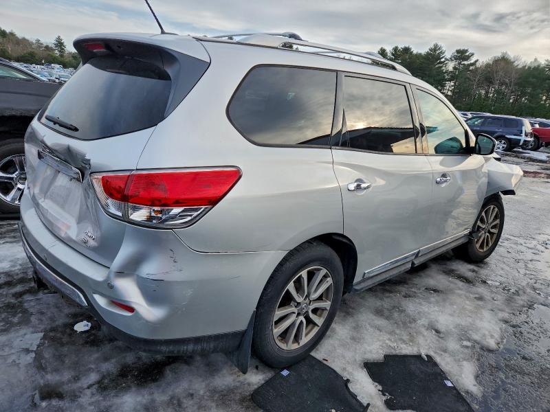 Photo 3 from auction – 2014 NISSAN PATHFINDER with VIN 5N1AR2MM3EC699032