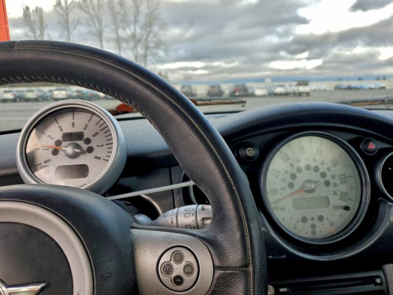Photo 9 from auction – 2005 MINI COOPER with VIN WMWRC33575TK60115