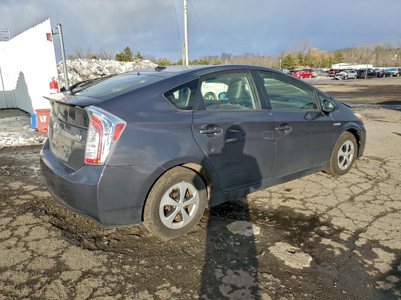 Photo 3 from auction – 2013 TOYOTA PRIUS with VIN JTDKN3DU1D5547554