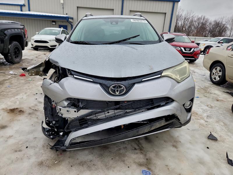 Photo 5 from auction – 2017 TOYOTA RAV4 with VIN 2T3RFREV9HW646885