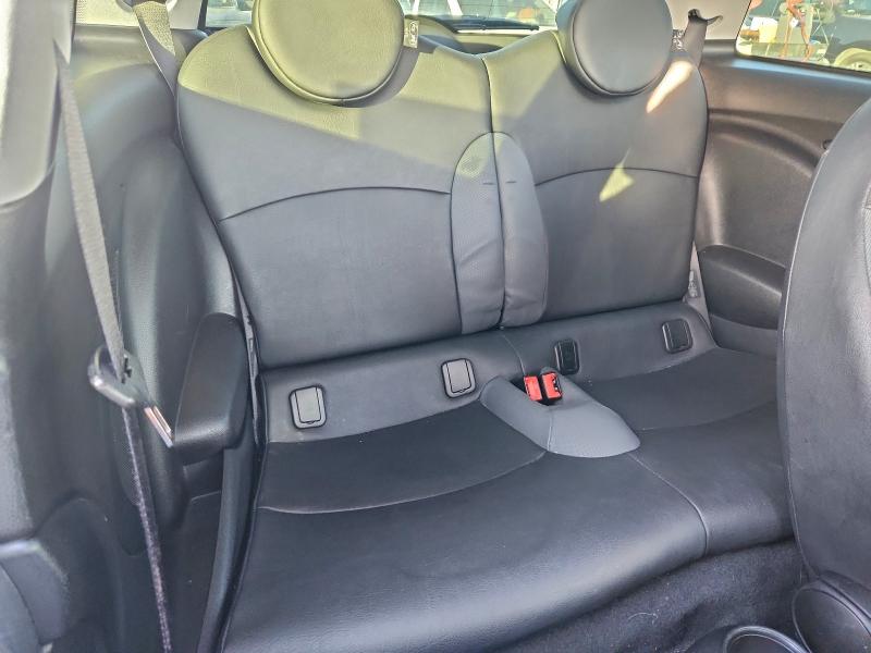 Photo 10 from auction – 2010 MINI COOPER with VIN WMWMF3C5XATZ64577
