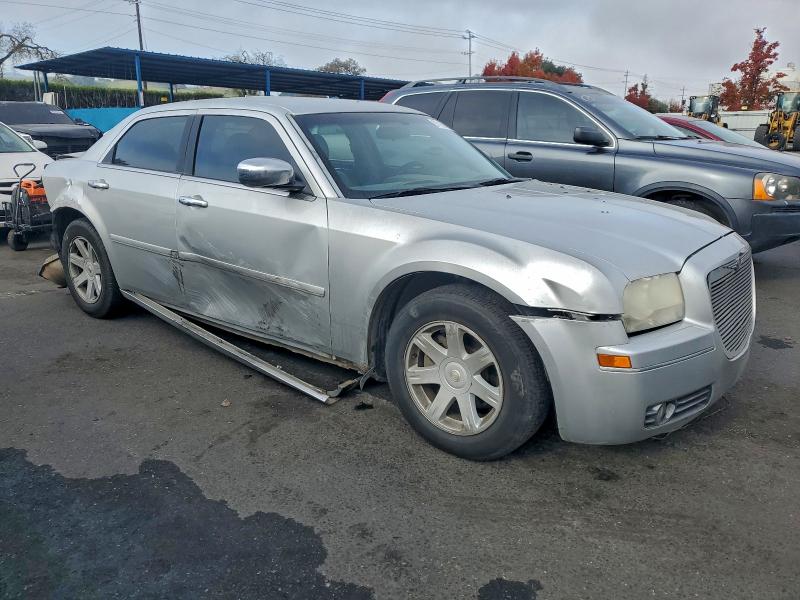 Photo 4 from auction – 2005 CHRYSLER 300 TOURIN with VIN 2C3AA53G75H142084
