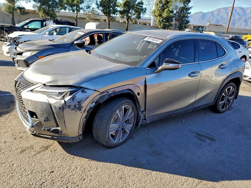 LEXUS UX 200 BAS 2022 with VIN JTHX3JBH4N2054930 - Photo from auction