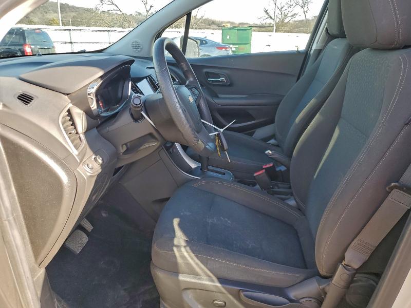 Photo 7 from auction – 2022 CHEVROLET TRAX LS with VIN KL7CJKSM1NB522392