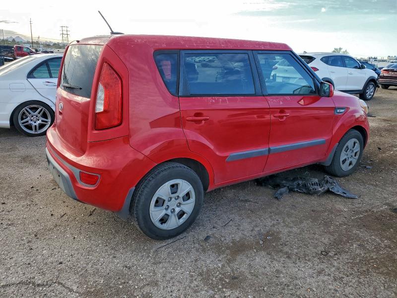 Photo 3 from auction – 2013 KIA SOUL with VIN KNDJT2A52D7564733