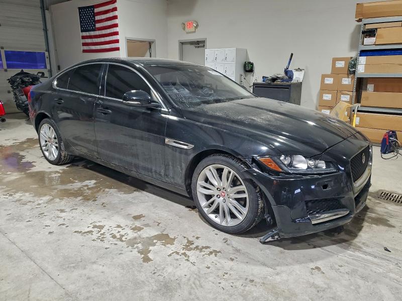 Photo 4 from auction – 2017 JAGUAR XF with VIN SAJBK4BV5HCY42444
