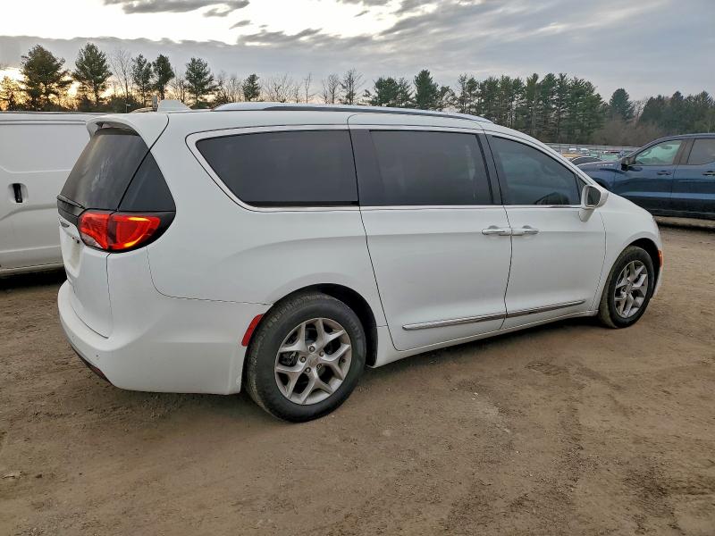 Photo 3 from auction – 2019 CHRYSLER PACIFICA T with VIN 2C4RC1BG3KR528431