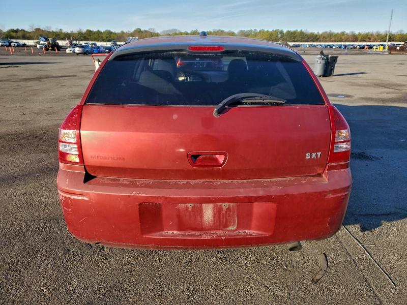 Photo 6 from auction – 2005 DODGE MAGNUM SXT with VIN 2D8FV48V25H677056