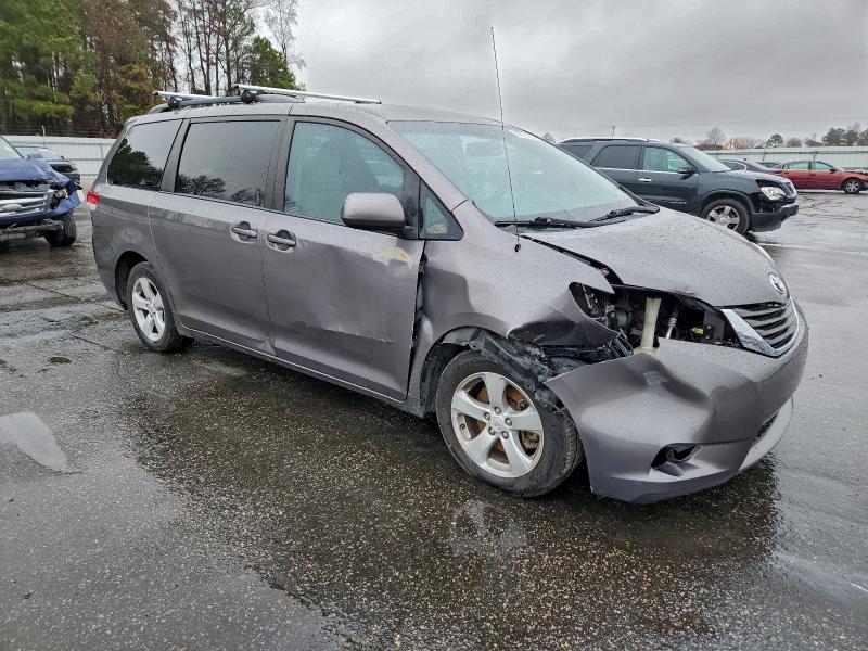 Photo 4 from auction – 2011 TOYOTA SIENNA LE with VIN 5TDKK3DC5BS047338