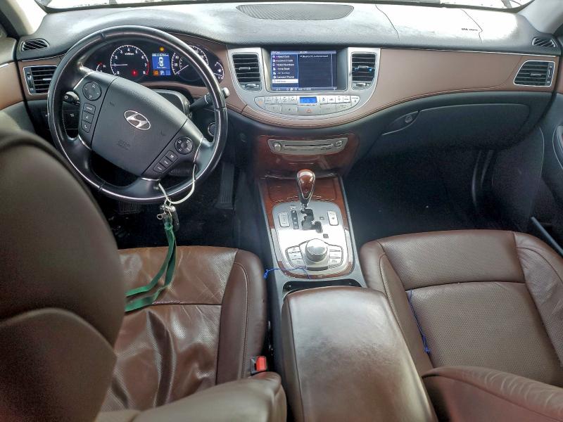 Photo 8 from auction – 2010 HYUNDAI GENESIS 3. with VIN KMHGC4DE3AU080659