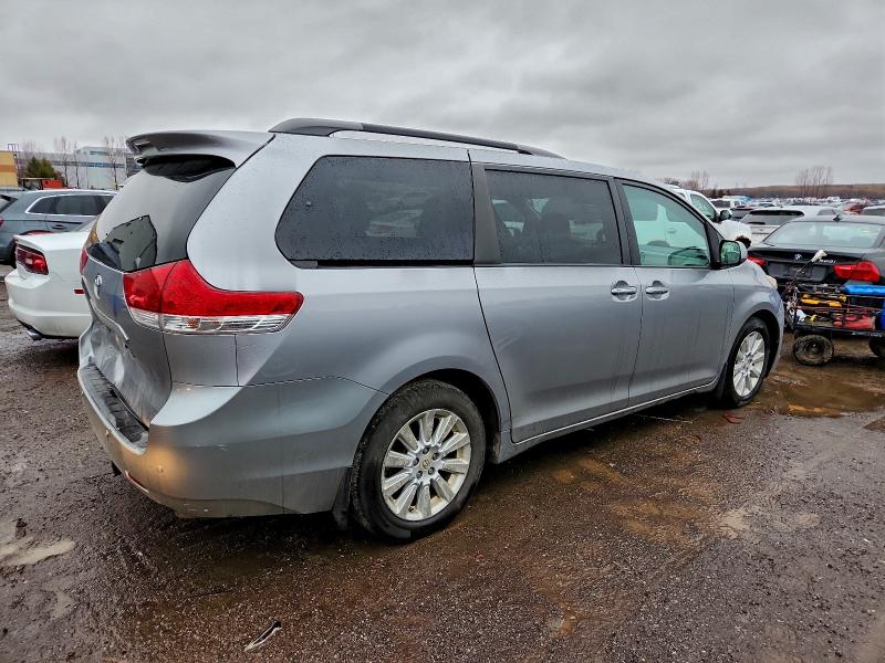 Zdjęcie 3 z aukcji – 2011 TOYOTA SIENNA XLE z VIN 5TDDK3DC6BS005754