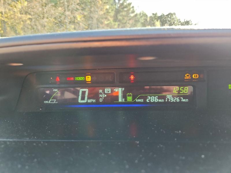 Photo 9 from auction – 2014 TOYOTA PRIUS V with VIN JTDZN3EU2E3331531