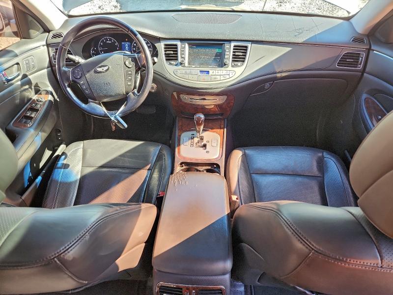 Photo 8 from auction – 2011 HYUNDAI GENESIS 3. with VIN KMHGC4DE6BU122789