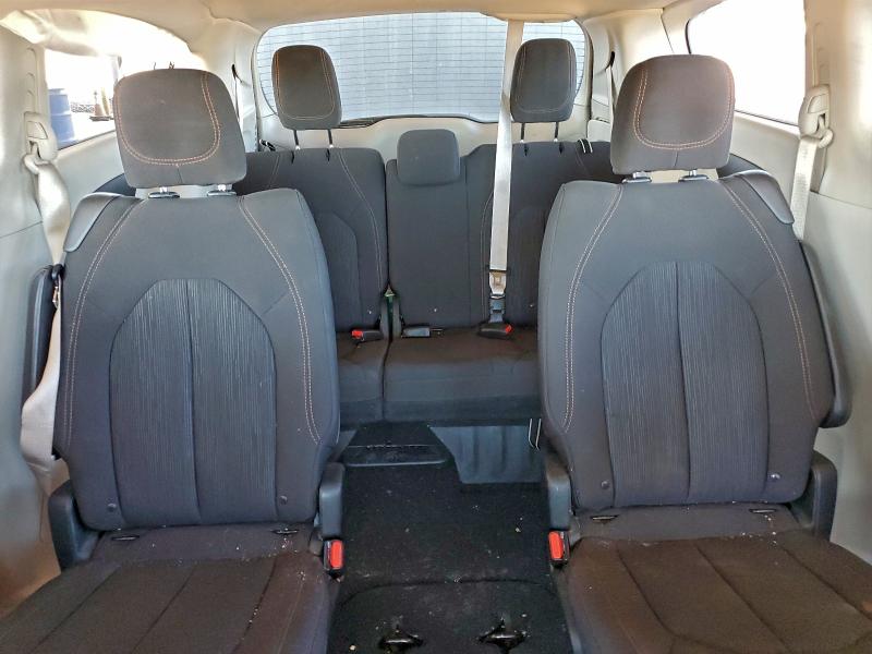 Photo 10 from auction – 2017 CHRYSLER PACIFICA L with VIN 2C4RC1CG3HR836965