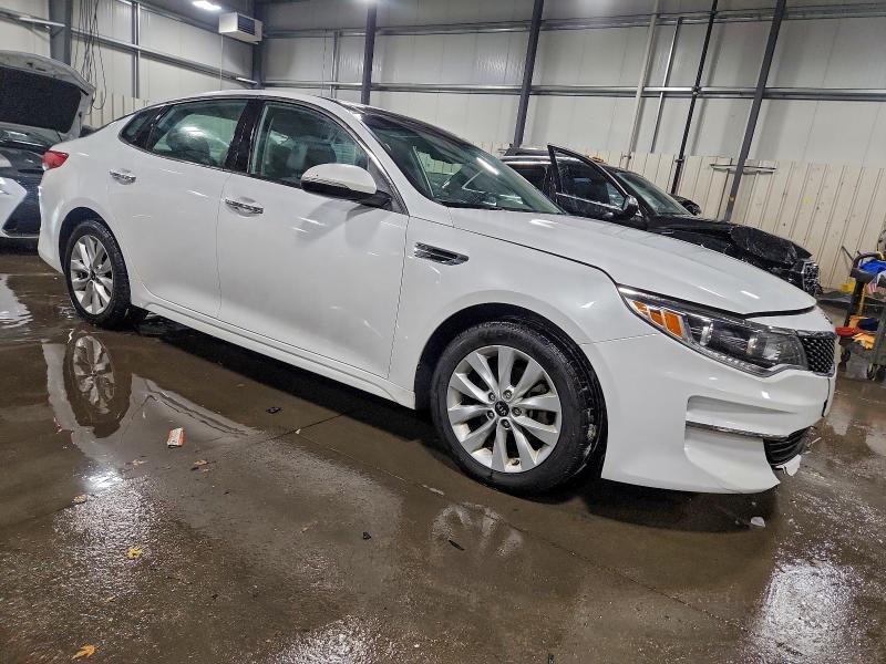 Photo 4 from auction – 2016 KIA OPTIMA EX with VIN 5XXGU4L3XGG112295