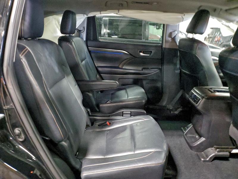 Photo 11 from auction – 2019 TOYOTA HIGHLANDER with VIN 5TDDZRFH3KS993194