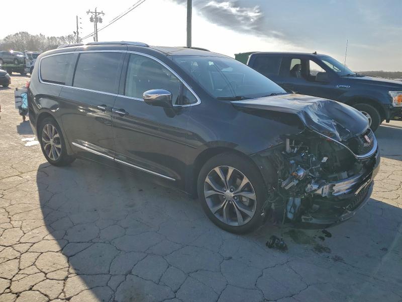 Photo 4 from auction – 2017 CHRYSLER PACIFICA L with VIN 2C4RC1GG9HR839623