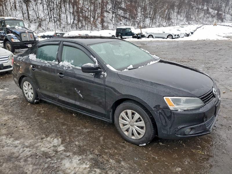 Photo 4 from auction – 2014 VOLKSWAGEN JETTA BASE with VIN 3VW2K7AJ3EM356611