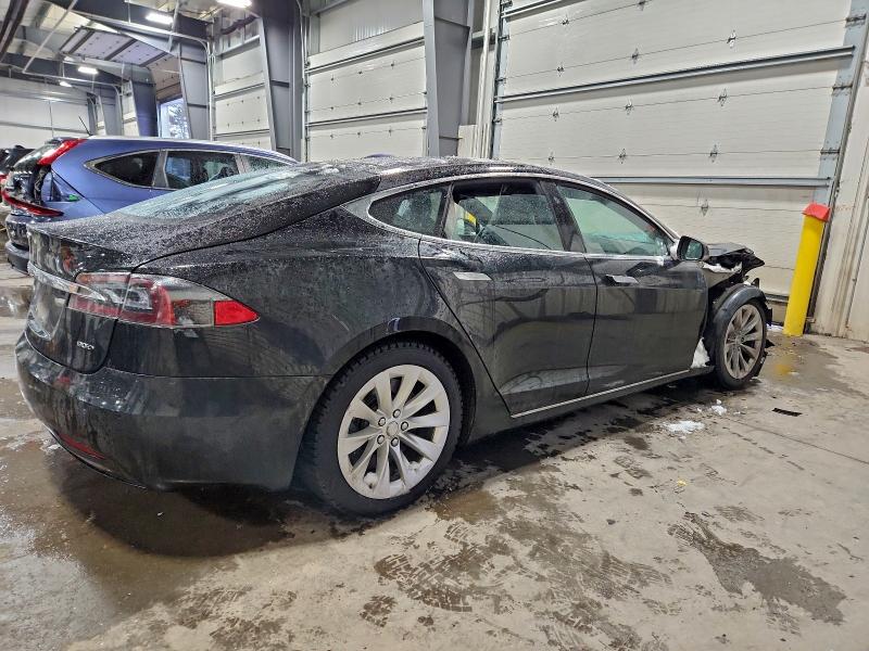 Photo 3 from auction – 2017 TESLA MODEL S with VIN 5YJSA1E28HF190746