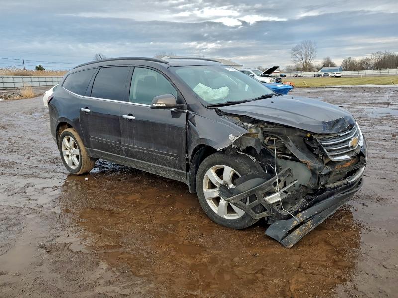 Photo 4 from auction – 2017 CHEVROLET TRAVERSE L with VIN 1GNKRGKD6HJ245695