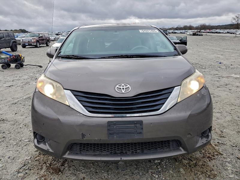 Photo 5 from auction – 2013 TOYOTA SIENNA LE with VIN 5TDKK3DCXDS387684