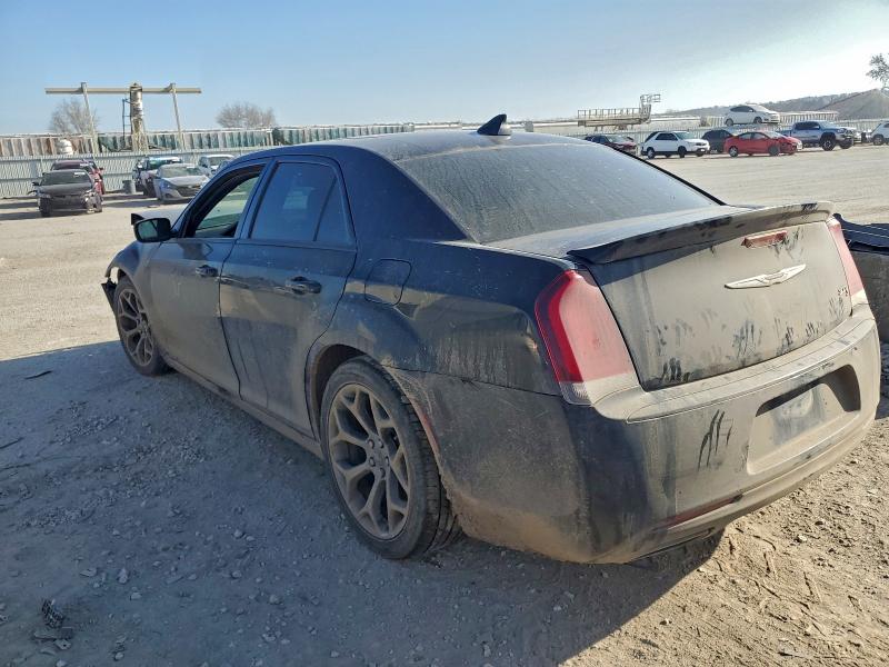 Photo 2 from auction – 2016 CHRYSLER 300 with VIN 2C3CCABG7GH151299