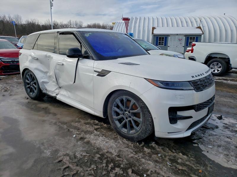 Photo 4 from auction – 2024 LAND ROVER RANGE ROVE with VIN SAL1L9FU2RA402726