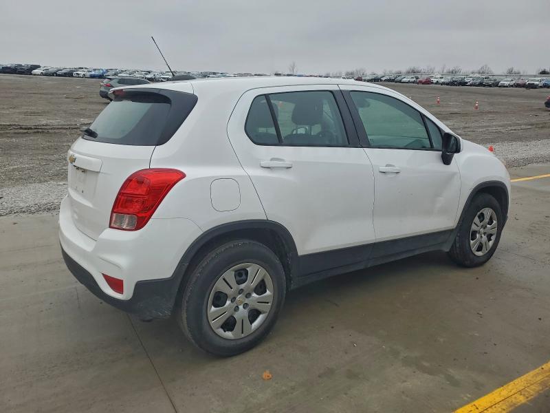 Photo 3 from auction – 2018 CHEVROLET TRAX LS with VIN 3GNCJKSB1JL375315