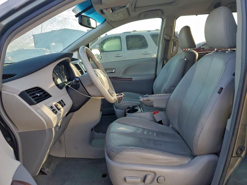Photo 7 from auction – 2014 TOYOTA SIENNA XLE with VIN 5TDYK3DC9ES410108