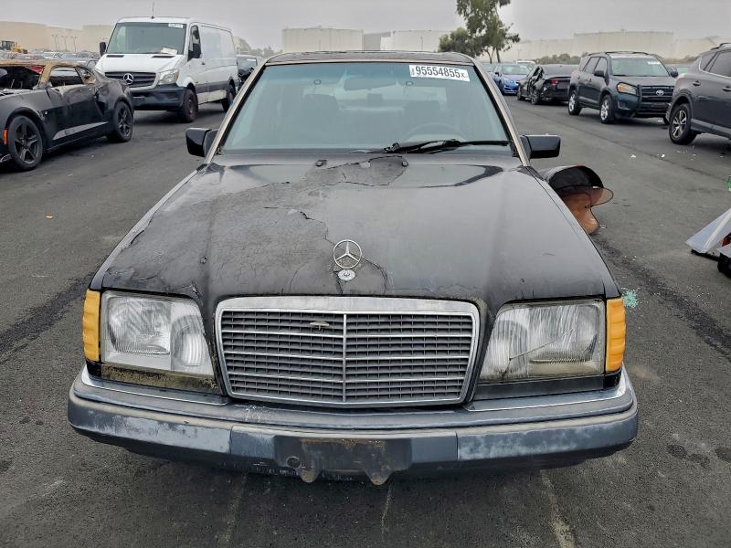 Photo 5 from auction – 1994 MERCEDES-BENZ E 320 with VIN WDBEA32E2RC104156