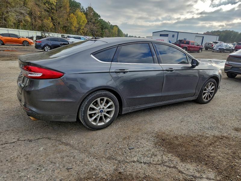 Photo 3 from auction – 2017 FORD FUSION SE with VIN 3FA6P0HD1HR245145