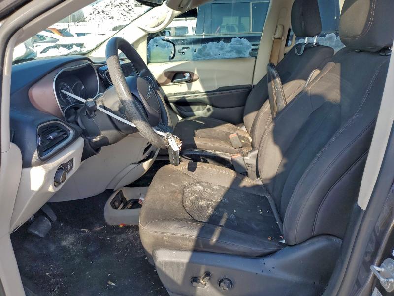 Photo 7 from auction – 2017 CHRYSLER PACIFICA T with VIN 2C4RC1DG8HR521352