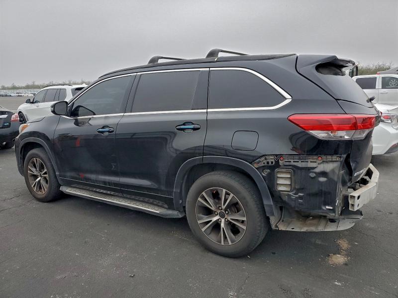 Photo 2 from auction – 2017 TOYOTA HIGHLANDER with VIN 5TDZARFHXHS029732