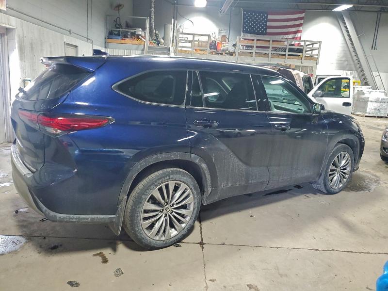 Photo 3 from auction – 2021 TOYOTA HIGHLANDER with VIN 5TDFZRBH8MS085597