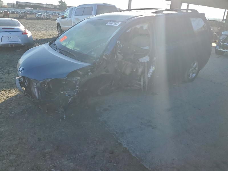 TOYOTA SIENNA 2013 with VIN 5TDKK3DC8DS404711 - Photo from auction