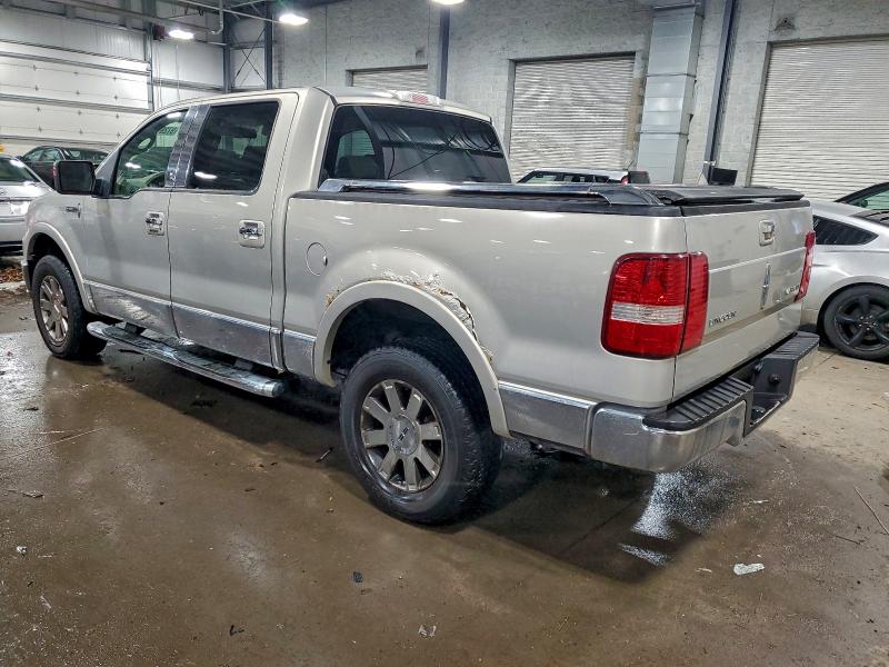 Photo 2 from auction – 2006 LINCOLN MARK LT with VIN 5LTPW185X6FJ14917