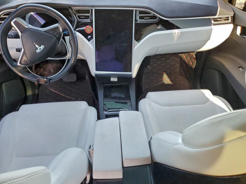 Photo 8 from auction – 2017 TESLA MODEL X with VIN 5YJXCBE24HF043863