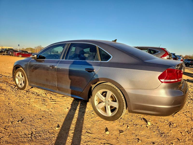 Photo 2 from auction – 2015 VOLKSWAGEN PASSAT S with VIN 1VWAT7A37FC087669