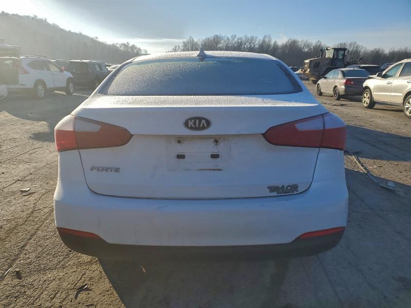 Photo 6 from auction – 2015 KIA FORTE LX with VIN KNAFX4A64F5329146