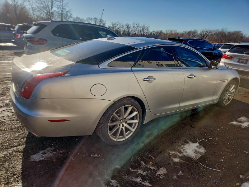 Photo 3 from auction – 2013 JAGUAR XJ with VIN SAJWJ1CD5D8V49021