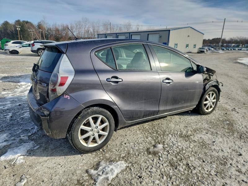 Photo 3 from auction – 2013 TOYOTA PRIUS C with VIN JTDKDTB33D1033015