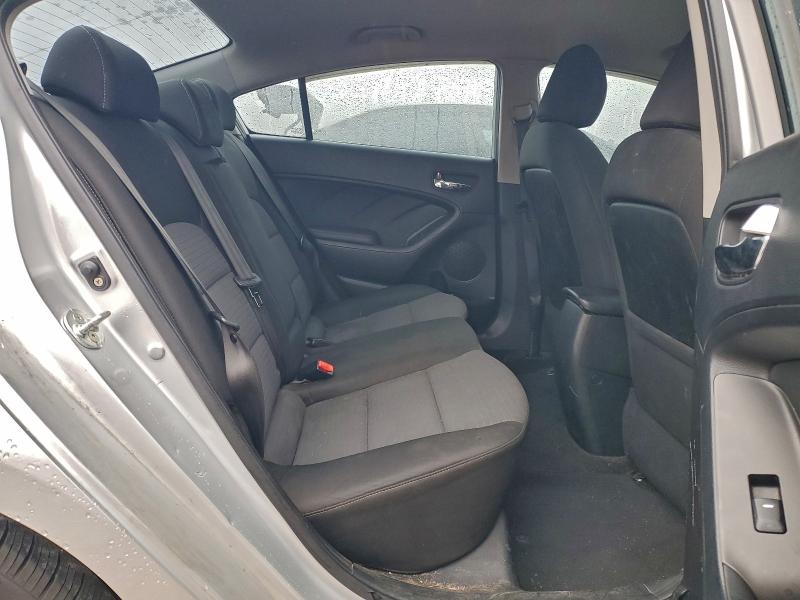 Photo 11 from auction – 2015 KIA FORTE LX with VIN KNAFX4A60F5397752