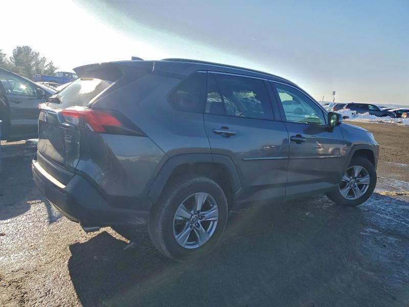 Photo 3 from auction – 2023 TOYOTA RAV4 XLE with VIN 2T3P1RFV1PC328229
