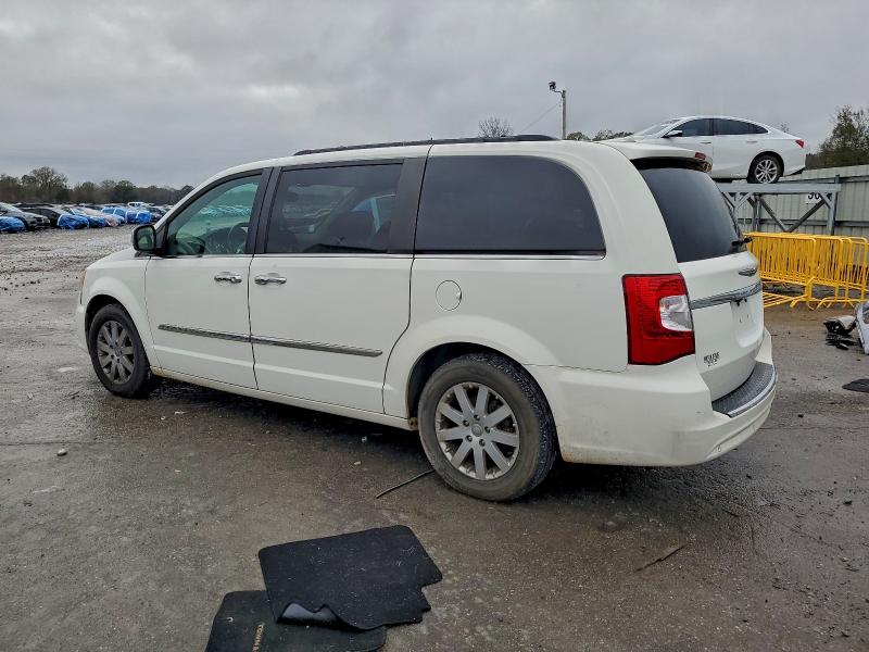 Photo 2 from auction – 2011 CHRYSLER TOWN & COU with VIN 2A4RR8DG4BR712663